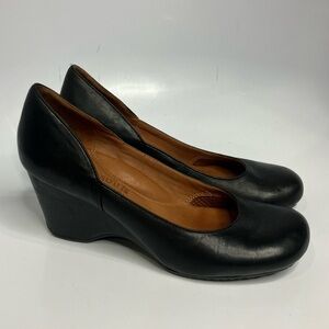 Gentle souls ridge Amani black leather wedge pumps size 8.5